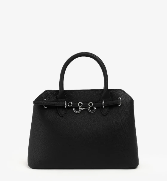 شنطة يد أنيقة كبيرة  بتفاصيل معدنية