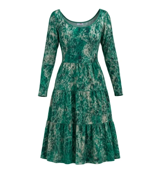 Layered Dress for an Elegant and Distinctive Look