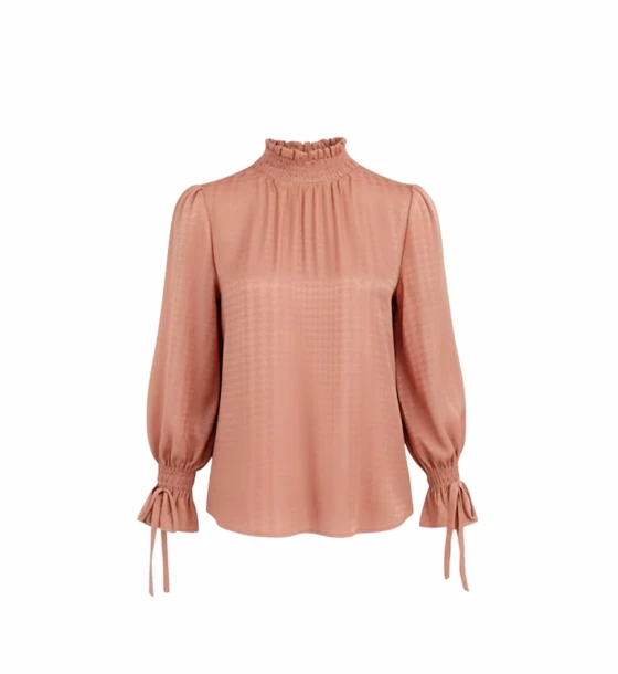 بلوزة أنيقة هاف كول